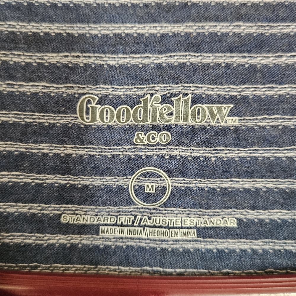 NWT Goodfellow & Co v-neck tee size Medium - Picture 3 of 3